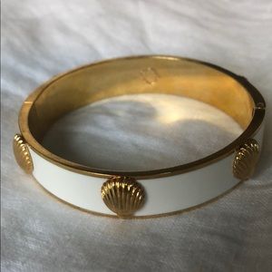 C. Wonder seashell bangle bracelet